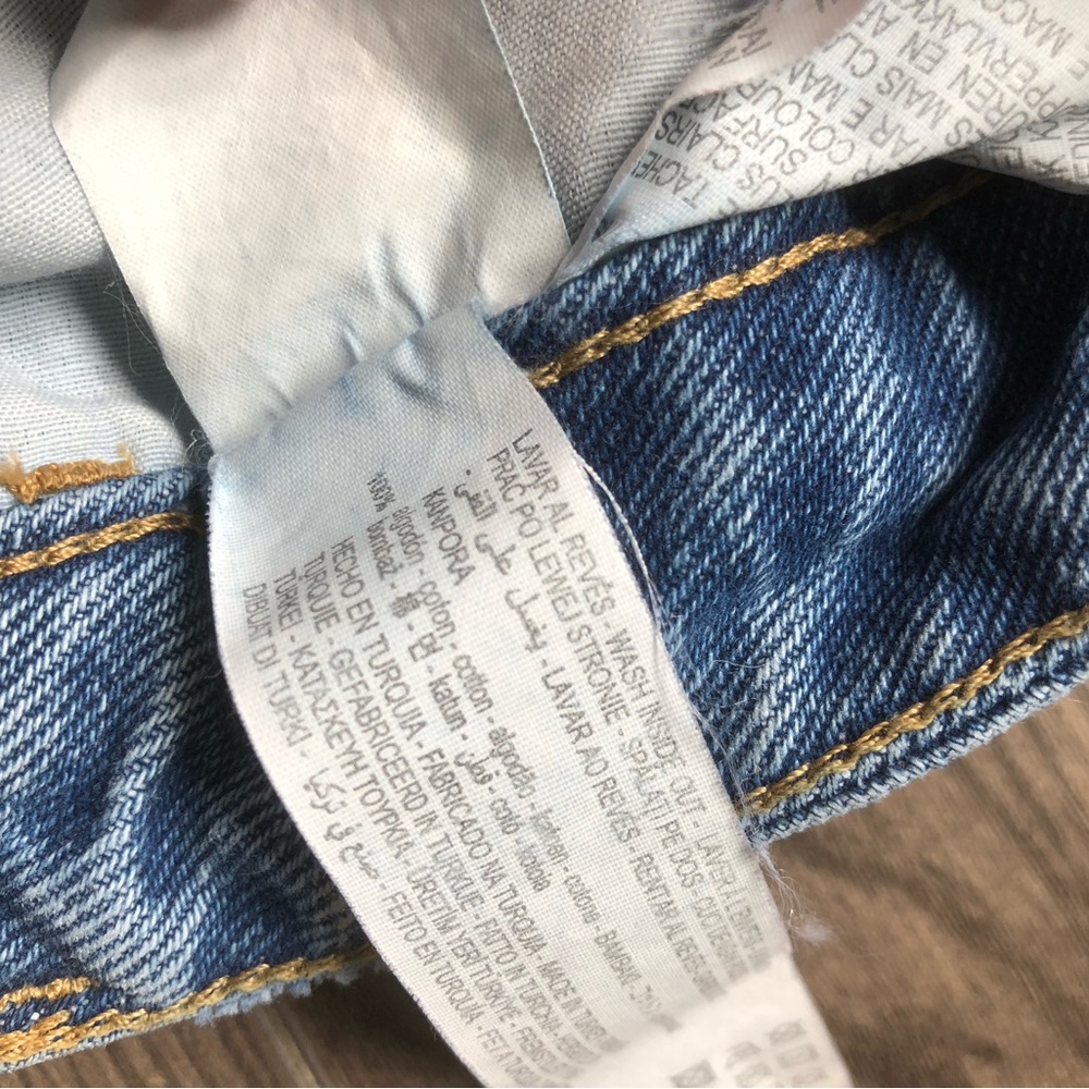 Zara High-Rise Distressed Jeans | Size 6 - Picture 8 of 10